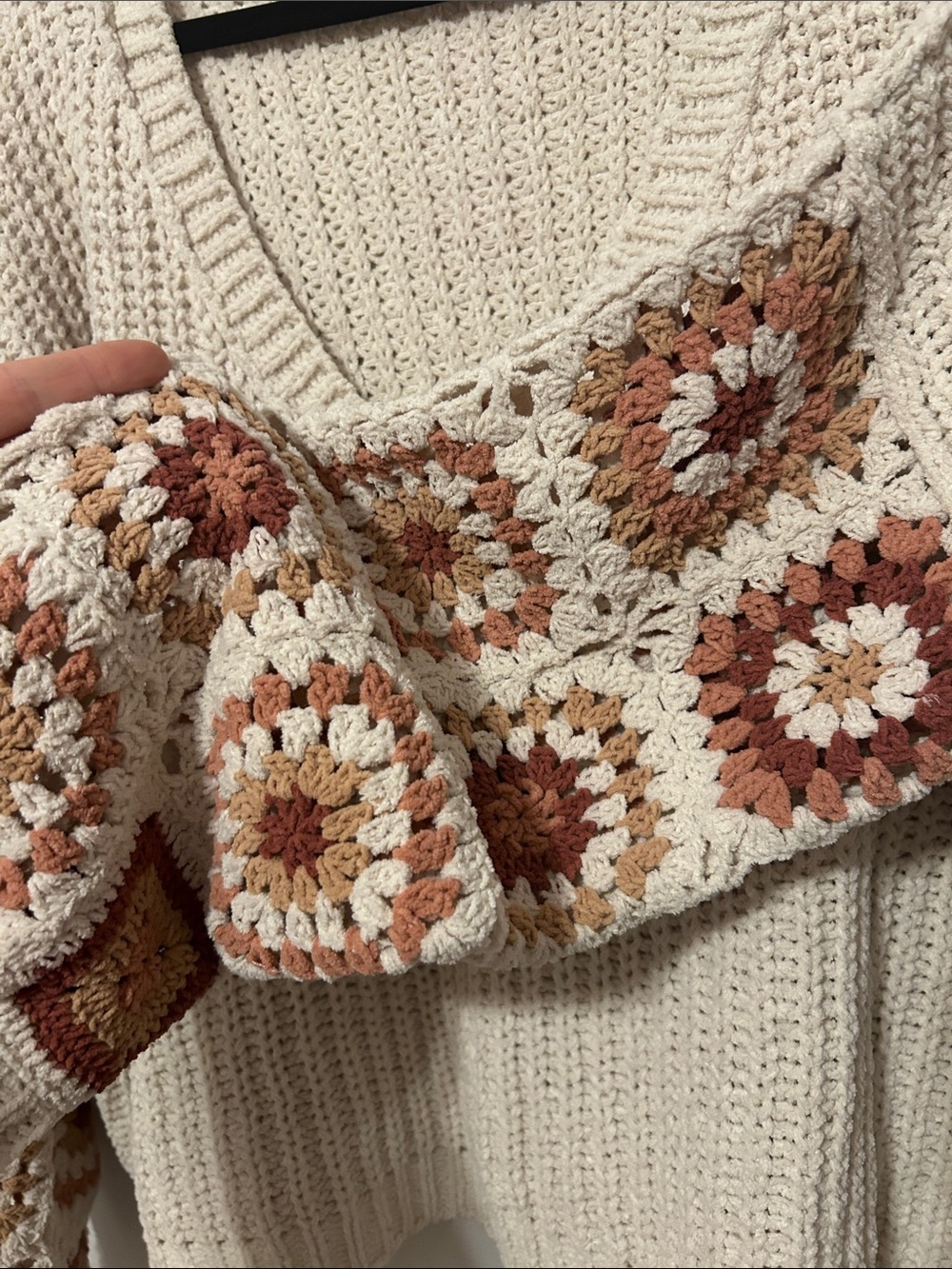 POL Cream V-Neck Sweater with Rust and Tan Crochet Sleeves - Picture 4 of 7
